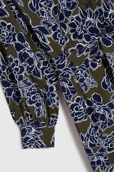 Szmizjerka z wzorem kwiatów oliwkowa