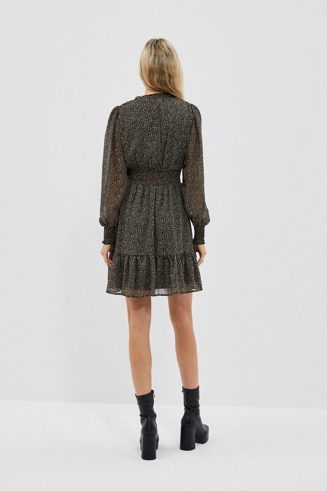 Sukienka z printem i falbaną