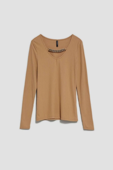 Bluzka z prążkowanej dzianiny z łańcuszkiem