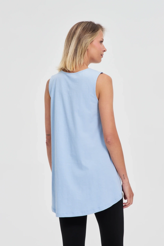 Asymetryczny top błękitny