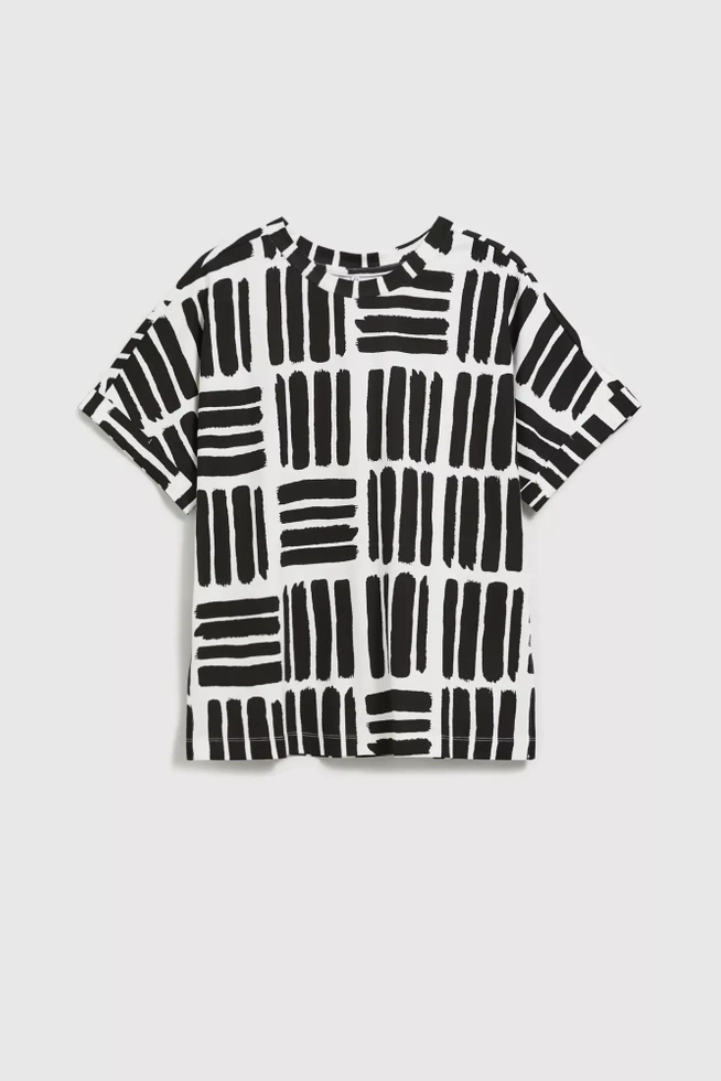 Bluzka o prostym fasonie biała