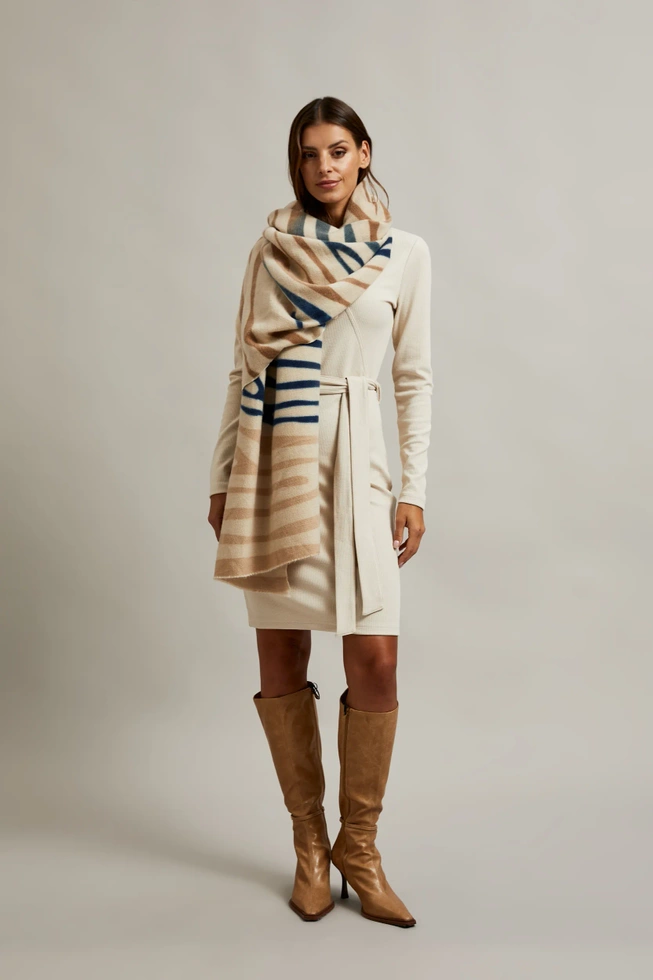 Szalik w zwierzęcy wzór beżowy