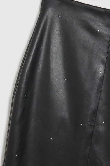 Woskowana ołówkowa spódnica czarna 