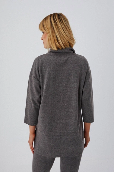 Dzianinowa bluza z golfem