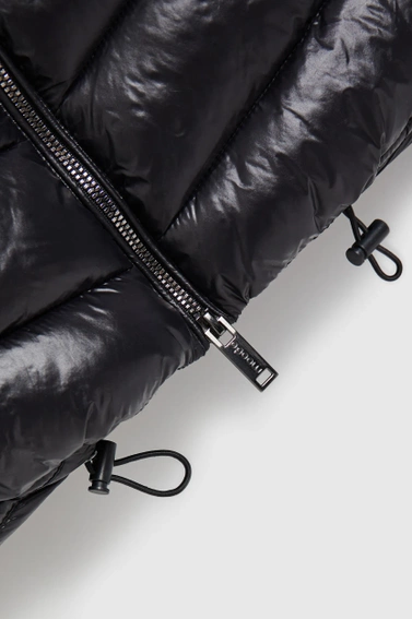 Pikowana kamizelka zapinana na zamek czarna