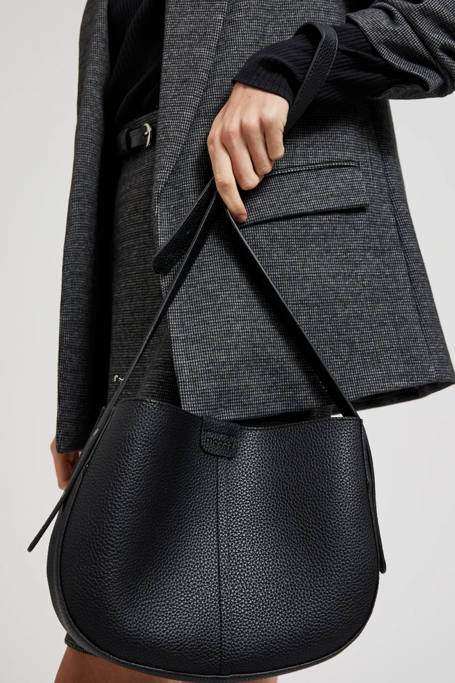 Torba na ramię na regulowanym pasku czarna