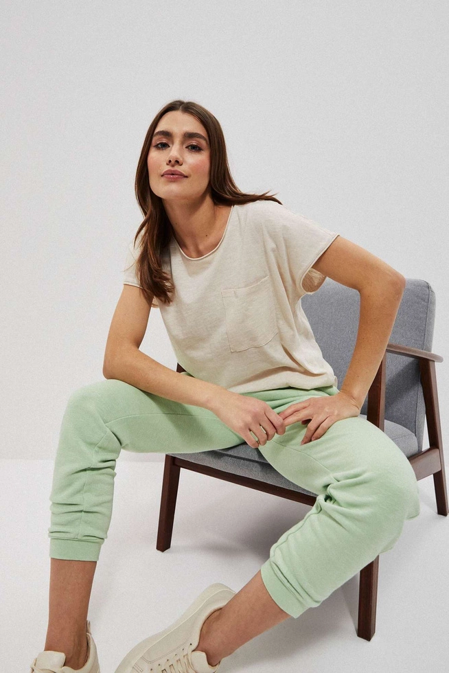 Bawełniany t-shirt z kieszonką beżowy