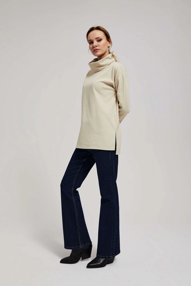 Bluza z szerokim golfem piaskowa