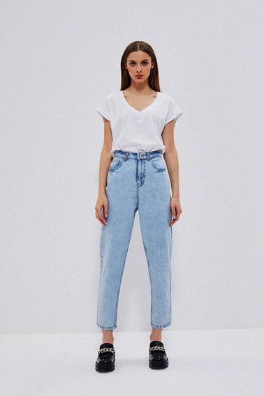 Jeansy mom fit z kieszeniami błękitne