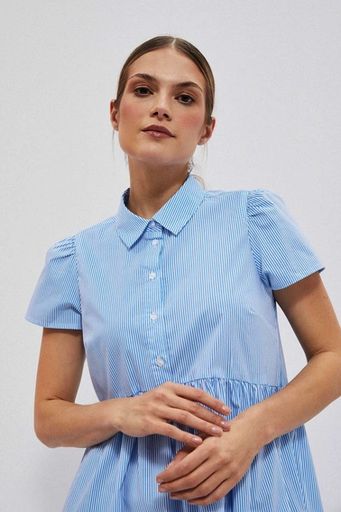 Koszulowa sukienka biało niebieska