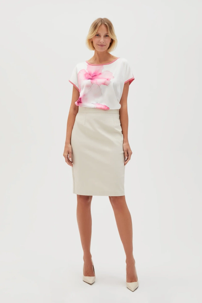 Ołówkowa spódnica beżowa