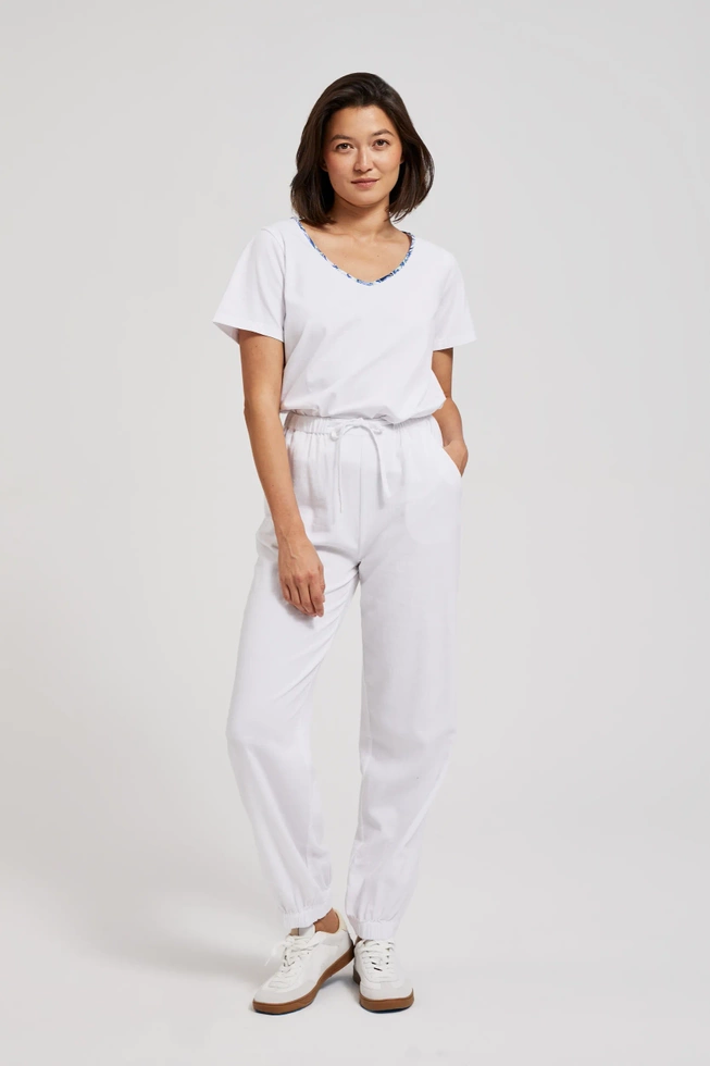 Bluzka z ozdobionym dekoltem biała