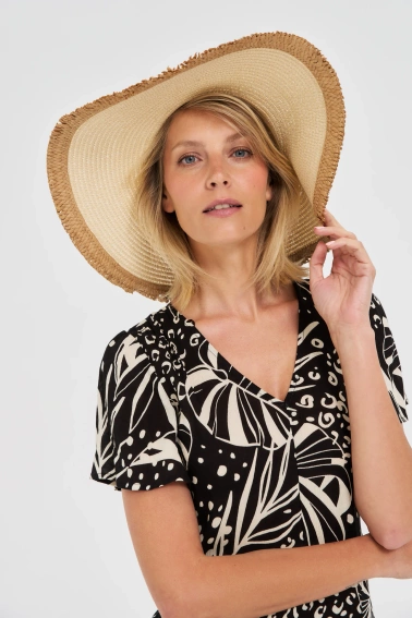 Plażowy kapelusz beżowy