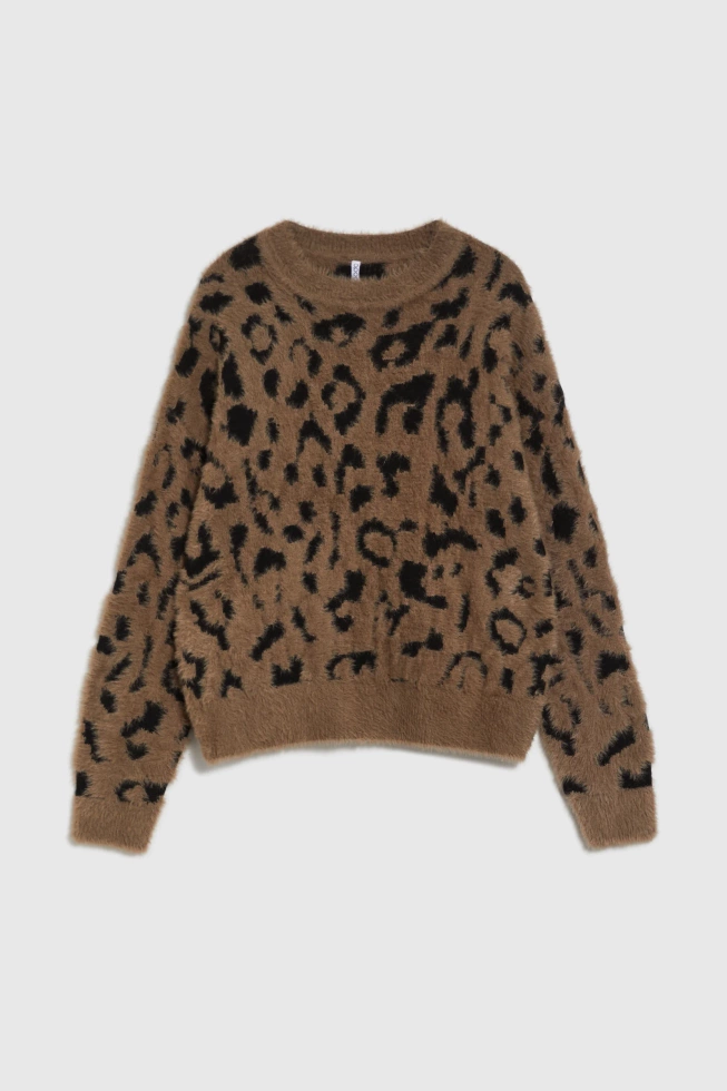 Sweter w panterkę brązowy