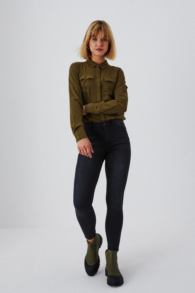 Gładka koszula z kieszeniami