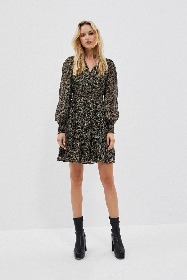 Sukienka z printem i falbaną