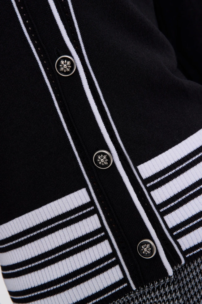 Sweter z ozdobnymi guzikami czarny