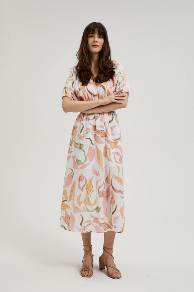 Sukienka w kwiaty biała