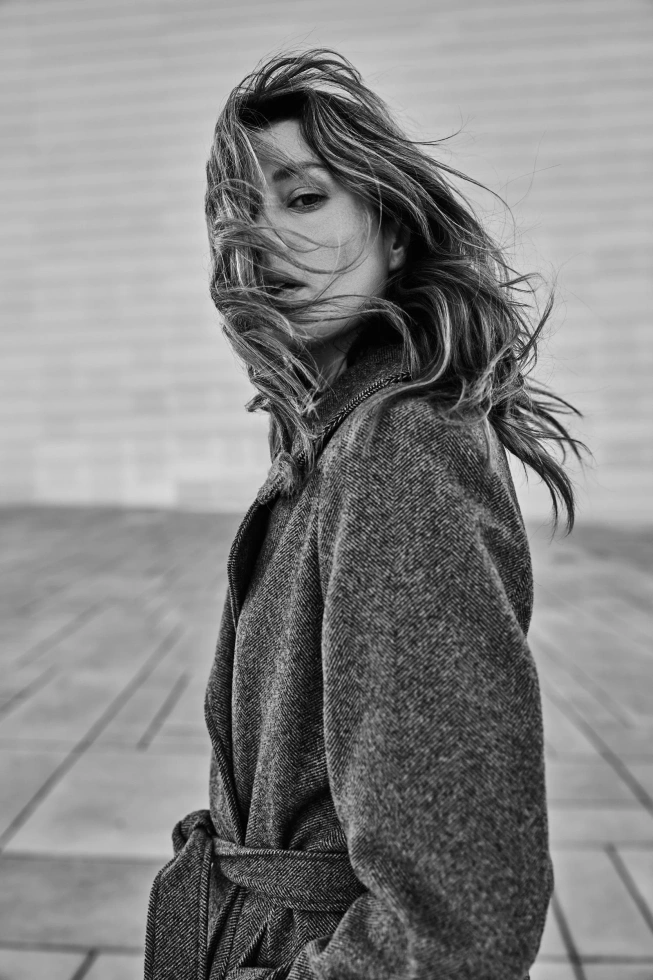 Płaszcz z paskiem szary