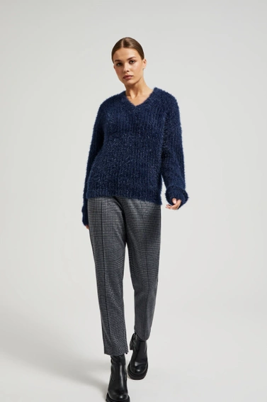 Puszysty sweter z metaliczną nitką granatowy