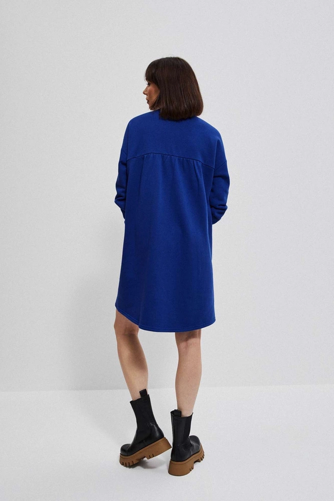 Dresowa sukienka z kieszeniami