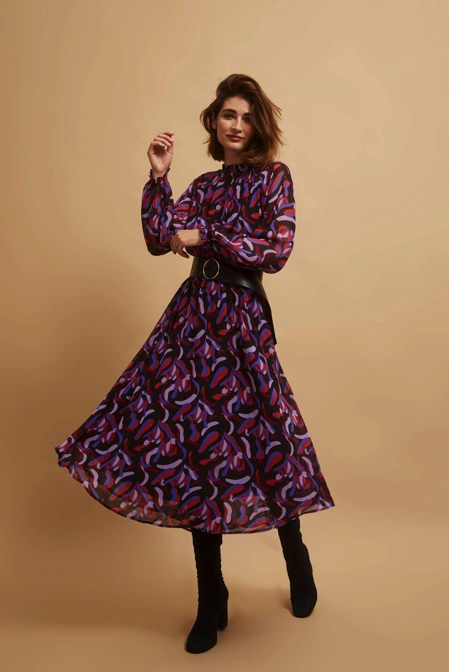 Sukienka midi z paskiem