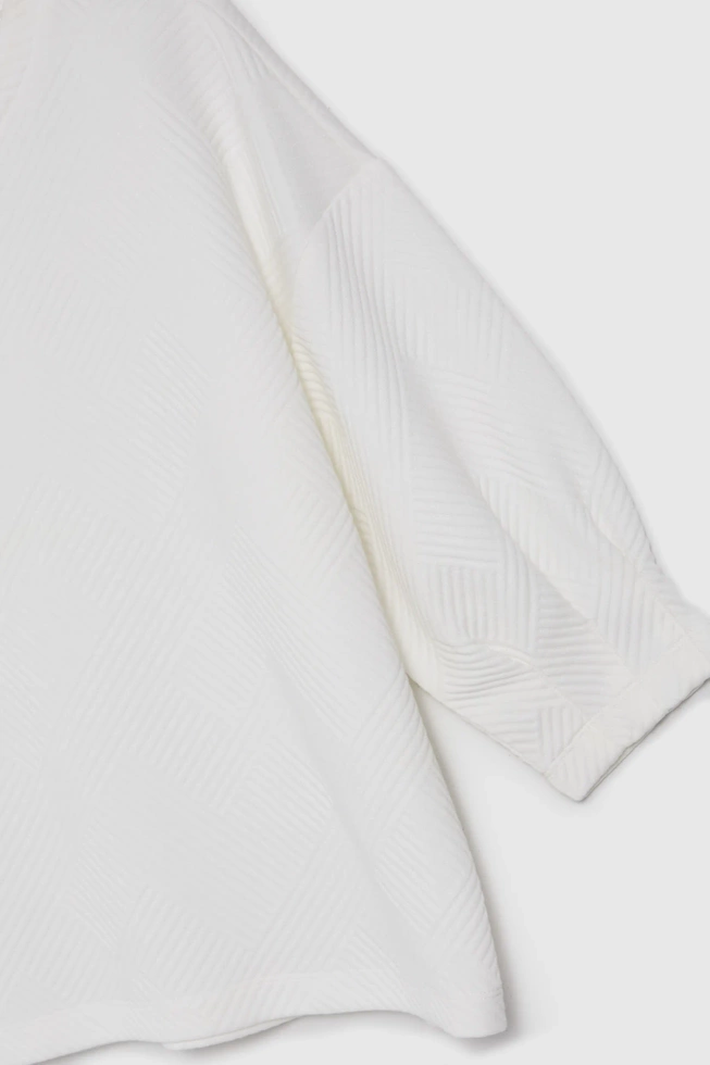 Bluza ze strukturalnego materiału biała