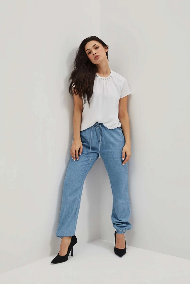 Joggery z wiązaniem w pasie