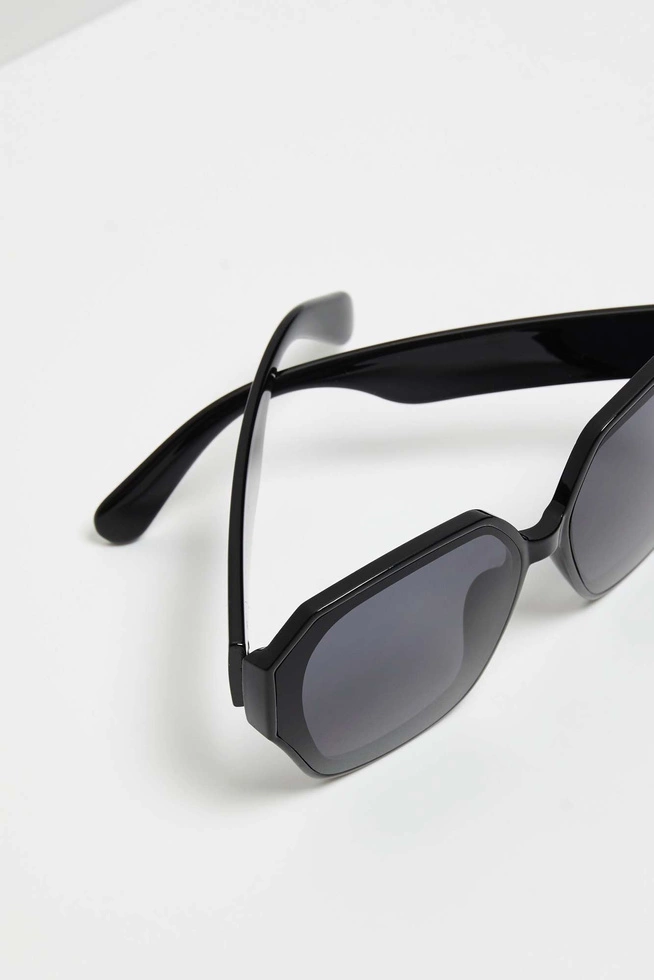 Okulary przeciwsłoneczne prostokątne czarne