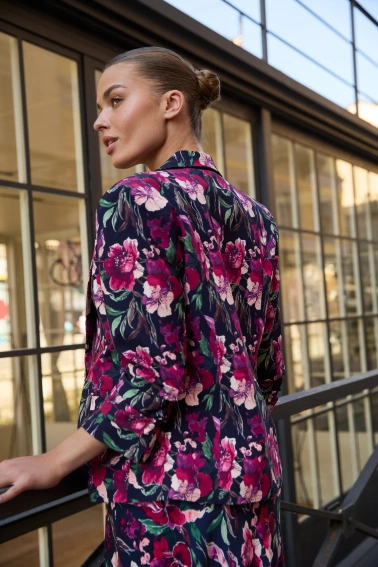 Marynarka w kwiaty granatowa 