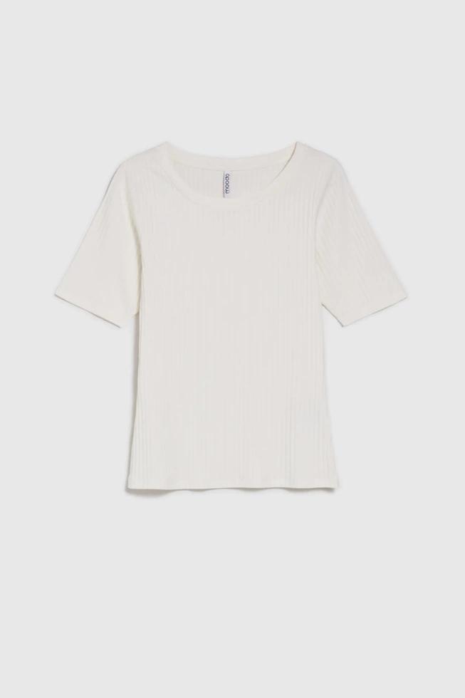 Dopasowana bluzka z prążkowanego materiału biała