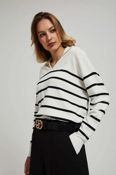 Sweter w paski z kołnierzykiem perłowo-czarny