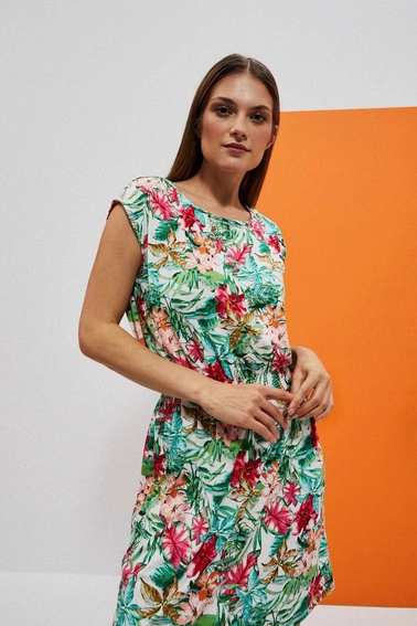 Wzorzysta sukienka z gumą w talii