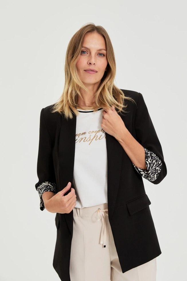 Marynarka z ozdobnymi mankietami czarna