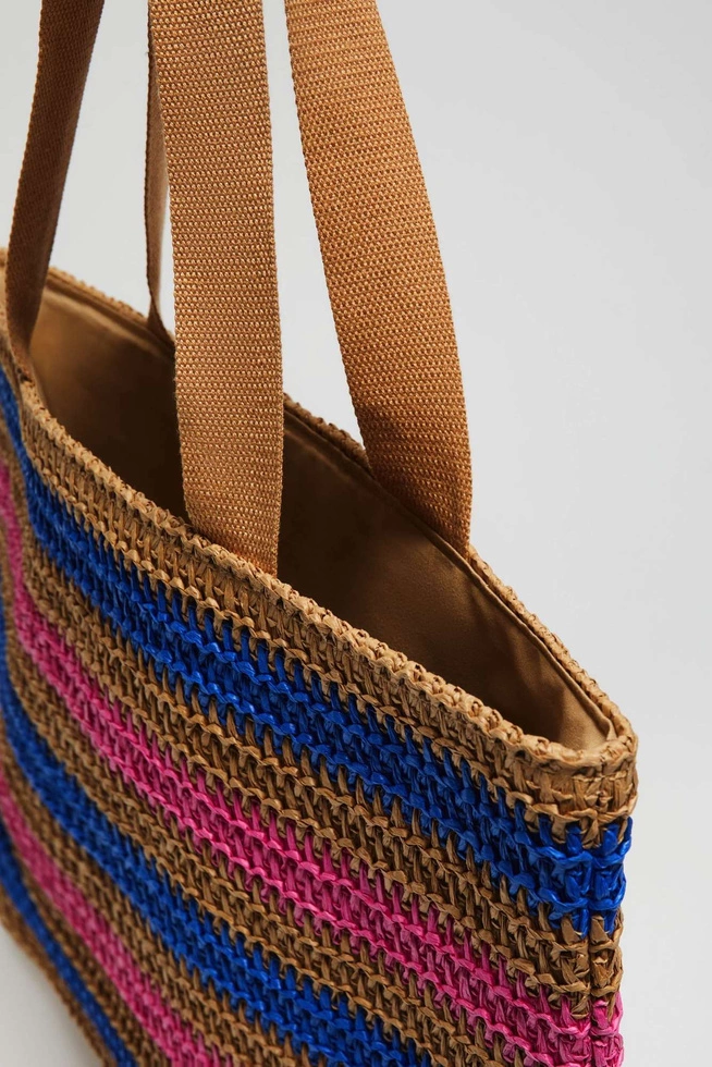 Pleciona torba na ramię w paski ciemnobeżowa