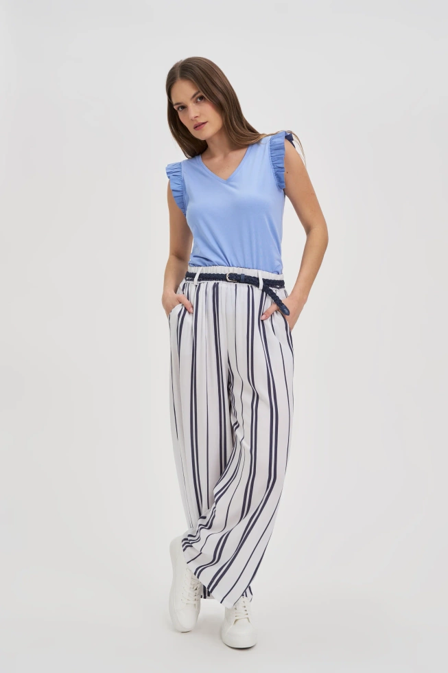 Bluzka z falbankami na ramionach błękitna