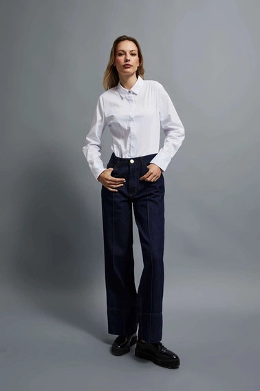 Gładka koszula biała