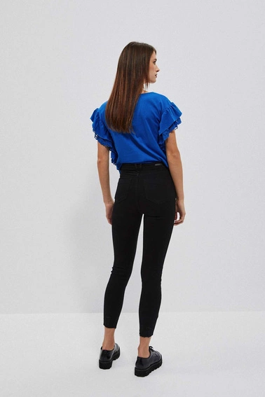 Dopasowane jeansy z postrzępioną nogawką