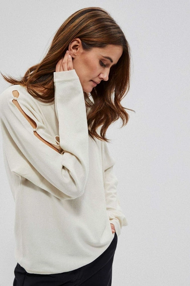 Sweter z ozdobnymi rękawami