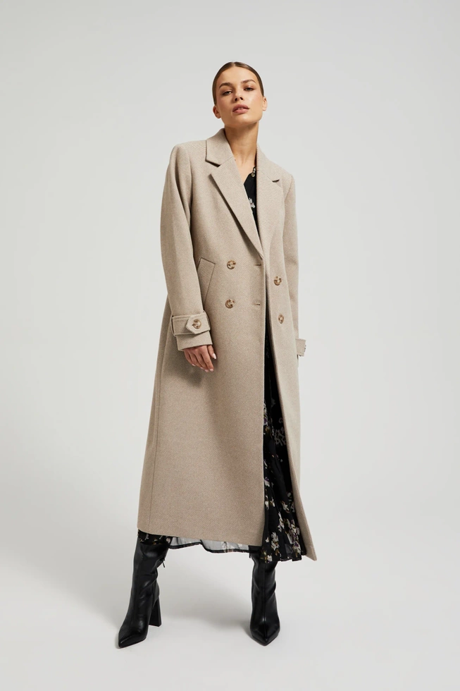 Elegancki długi płaszcz beżowy