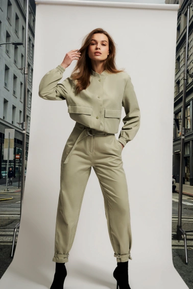 Kurtka bomberka z kieszeniami oliwkowa