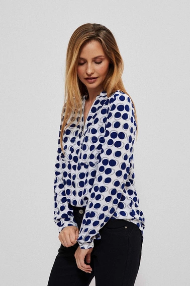Ozdobna koszula w niebieskie kropki z zamkiem na dekolcie biała