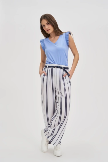 Bluzka z falbankami na ramionach błękitna