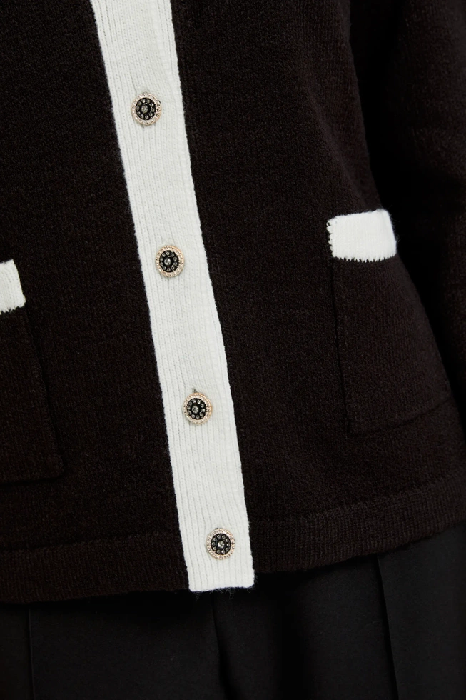 Kardigan z ozdobnymi guzikami z długimi rękawami czarny