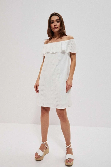 Ażurowa sukienka z odkrytymi ramionami perłowa