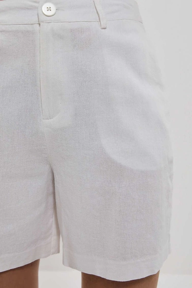Szorty z wysokim stanem białe