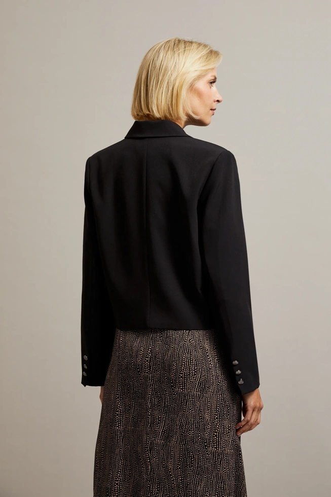 Krótka marynarka z ozdobymi guzikami czarna