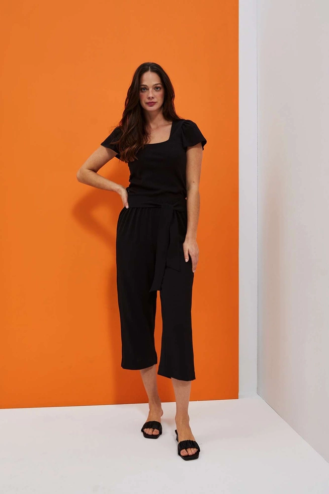 Spodnie z wiązaniem w pasie