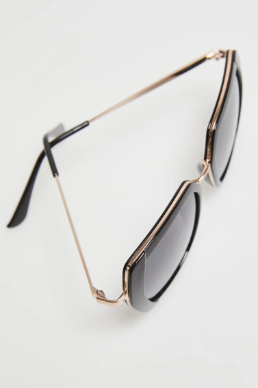 Duże geometryczne okulary czarne