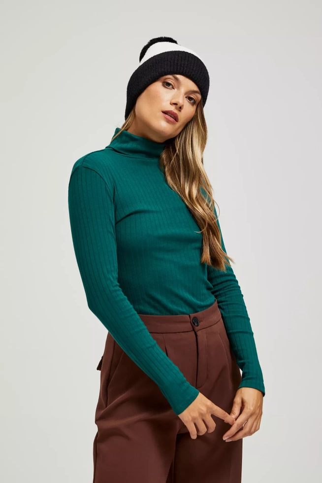 Czapka z pomponem czarno-biała